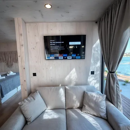 Сasa de vacaciones Luxury Seaside With Jacuzzi And Sauna - 10 Gardens - & Relax Croatia *