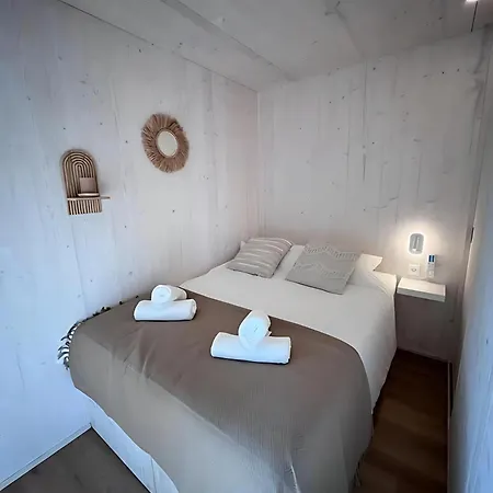 펜션 Luxury Seaside With Jacuzzi And Sauna - 10 Gardens - & Relax Croatia