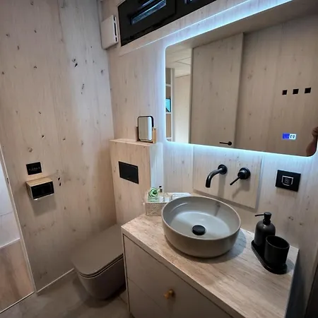 펜션 Luxury Seaside With Jacuzzi And Sauna - 10 Gardens - & Relax Croatia 프리블라카