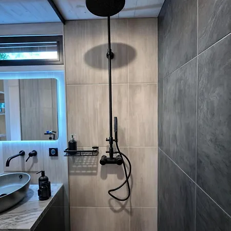 別荘 Luxury Seaside With Jacuzzi And Sauna - 10 Gardens - & Relax Croatia *