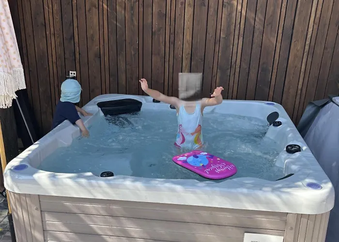 Luxury Seaside With Jacuzzi And Sauna - 10 Gardens - & Relax Croatia Vikendica Privlaka (Zadar)